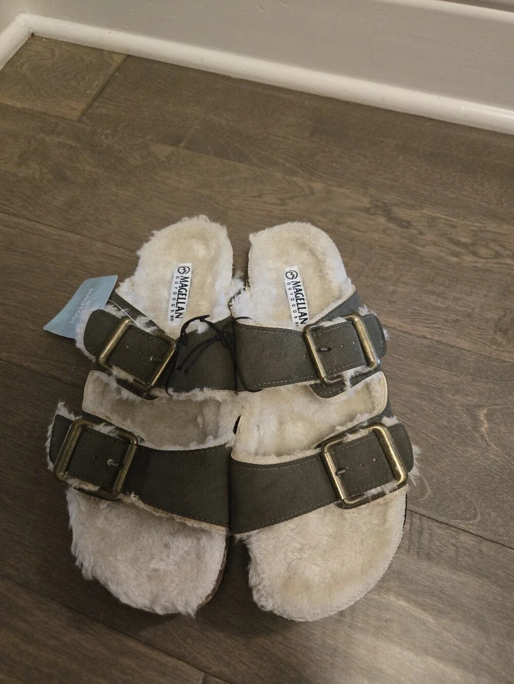 New Womens Size Large 9/10 Magellan Outdoor Olive Green Sherpa Slides, Buckle